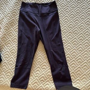 Lulu 3/4 length workout pants.
